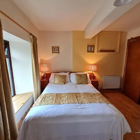 Hotell The Acres *